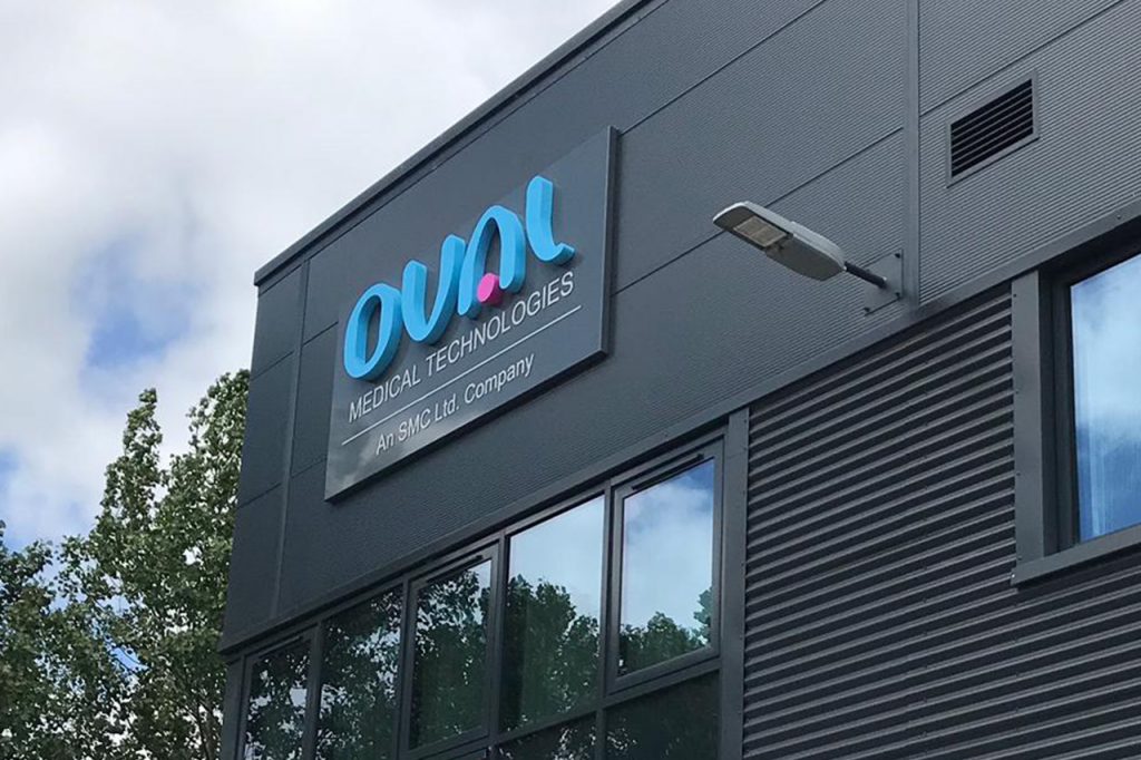 stand out lettering sign