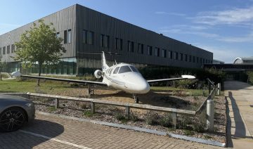 twi plane front